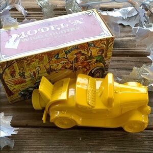 Avon vintage Wild Country Model ‘A’ Yellow After Shave